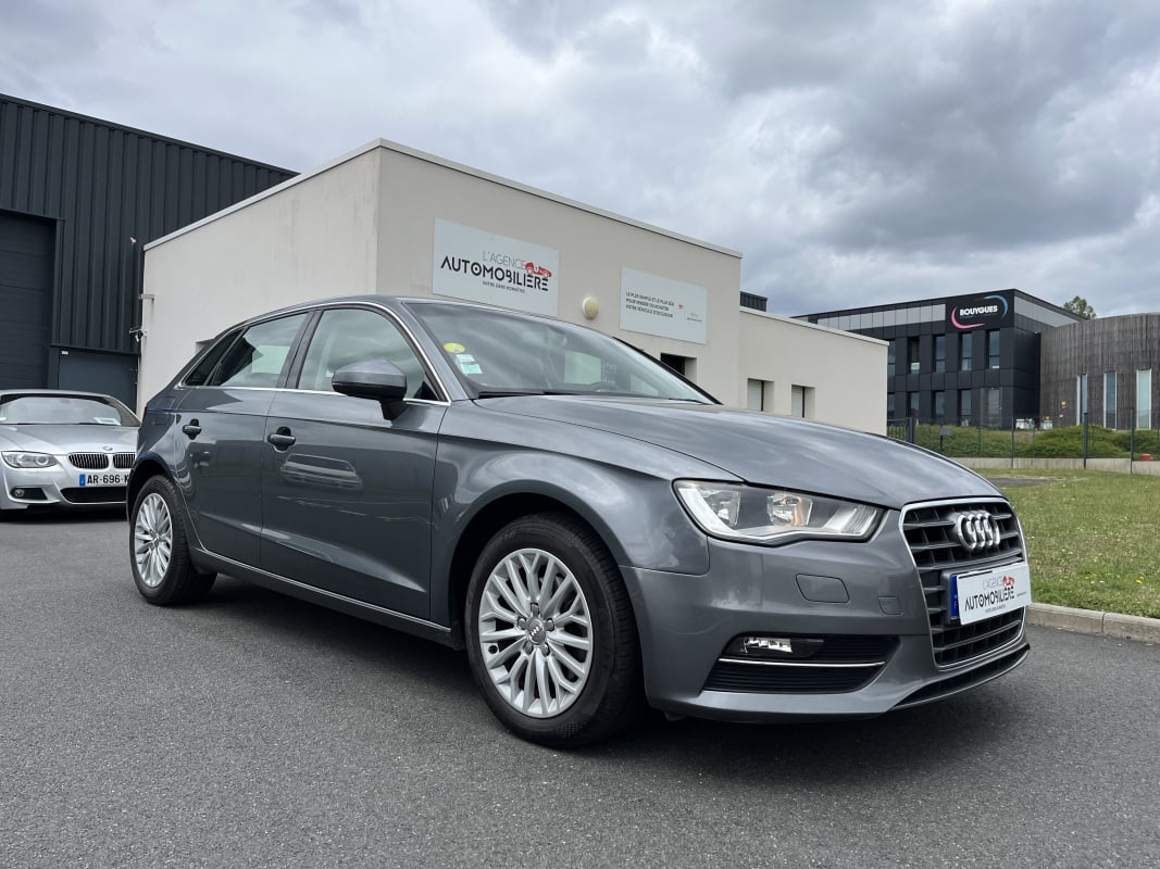 Audi A3 III SPORTBACK 1.6 TDI 110 AMBIENTE — 1