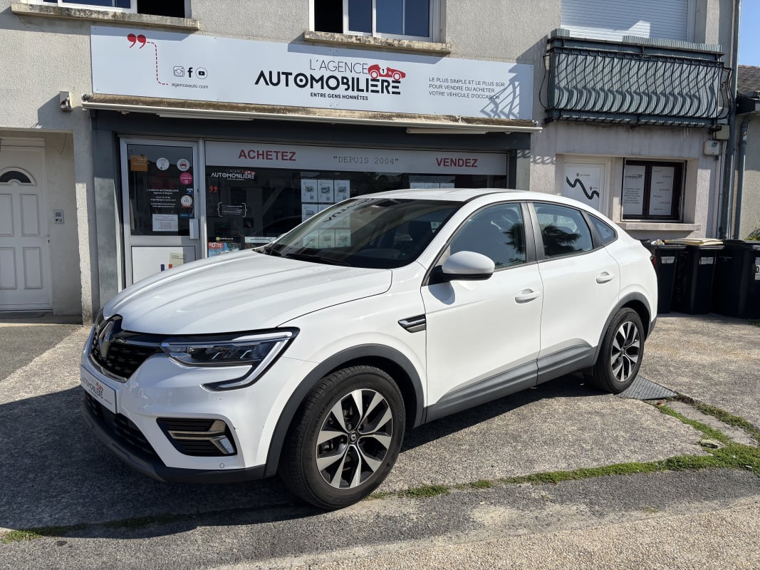 Renault Arkana E-TECH 1.6 145 CV - Zen — 1