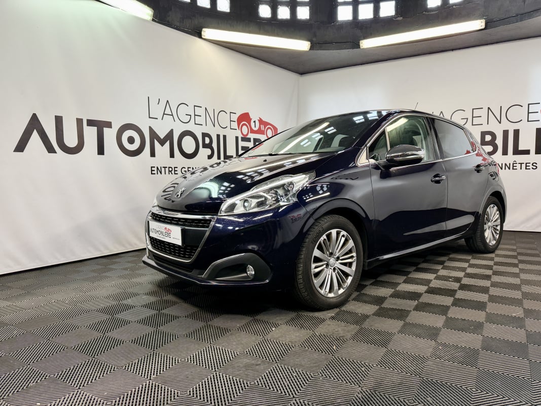 Peugeot 208 (2) 1.2 PURETECH 82 ALLURE 5P (distribution faite) — 1
