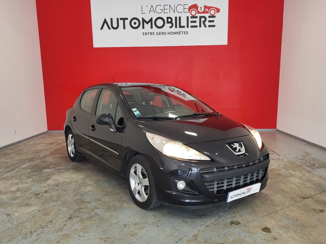Peugeot 207 1.6 VTI 120 ALLURE + TOIT PANORAMIQUE — 1