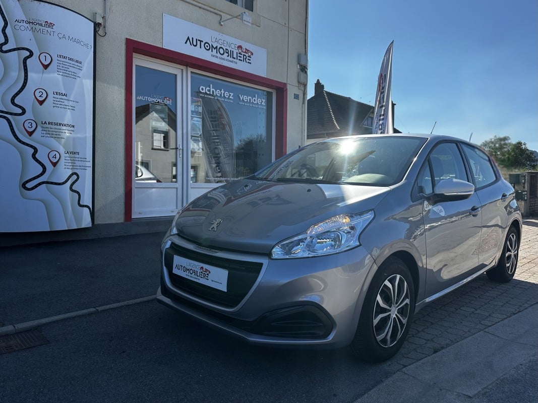 Peugeot 208 Like Phase 2 1.2 VTi 68 ch / 1ère main / Origine France — 1