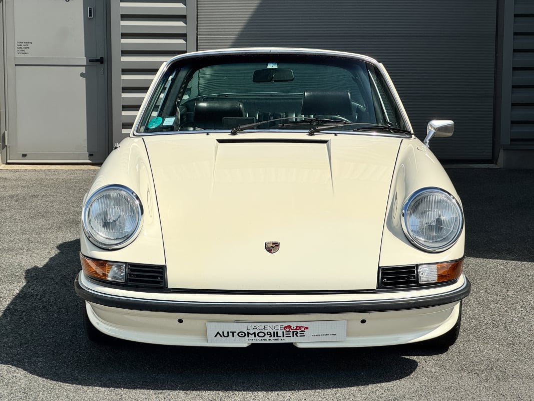 Porsche 911 T 2.4 TARGA RESTAURÉE — 2