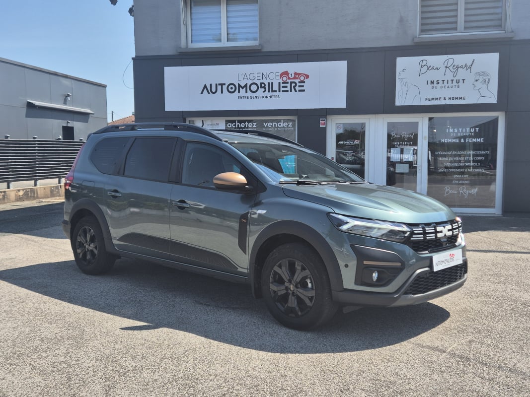 Dacia Jogger 1.0 ECO-G 100 SL EXTREME + 7 places + Attelage — 1