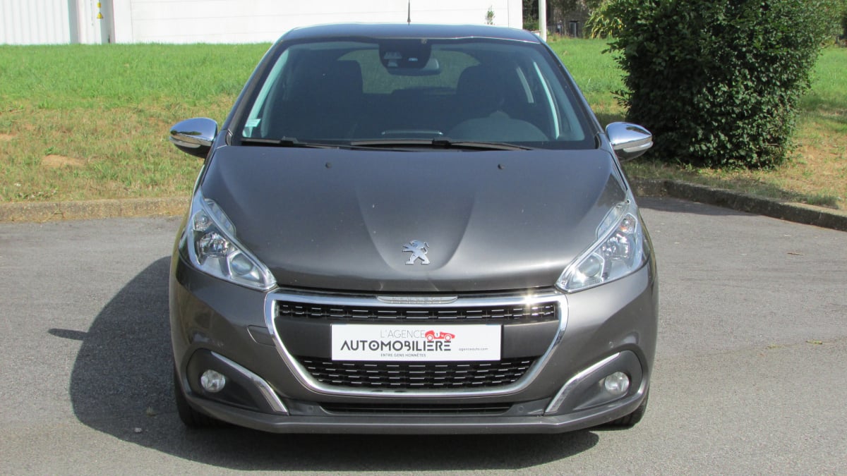 Peugeot 208 1,5 BLUEHDI 100CH TECH EDITION — 2