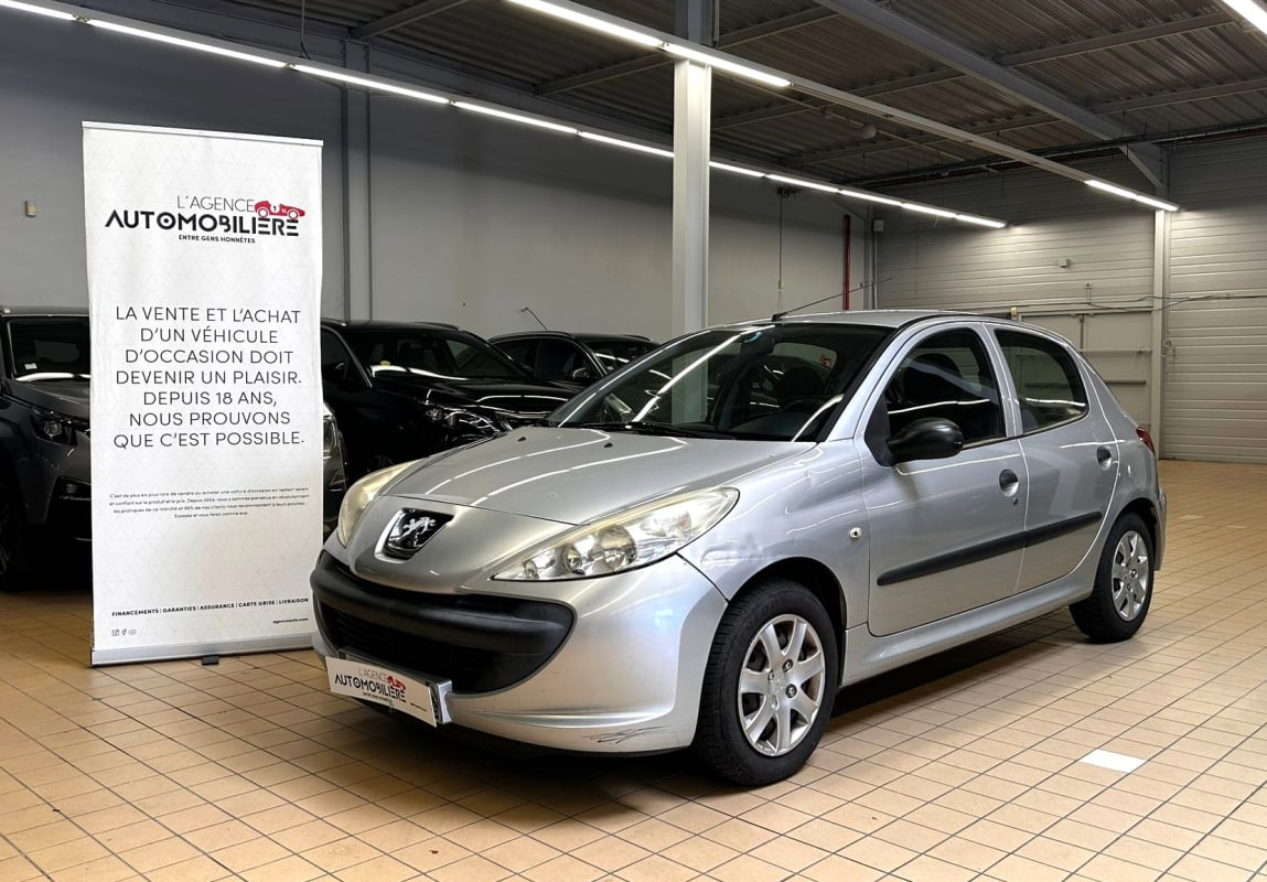 Peugeot 206+ 1.4e 75ch URBAN 5.0 CV — 1