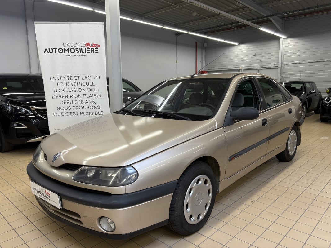 Renault Laguna RXE 2.2 dT — 1