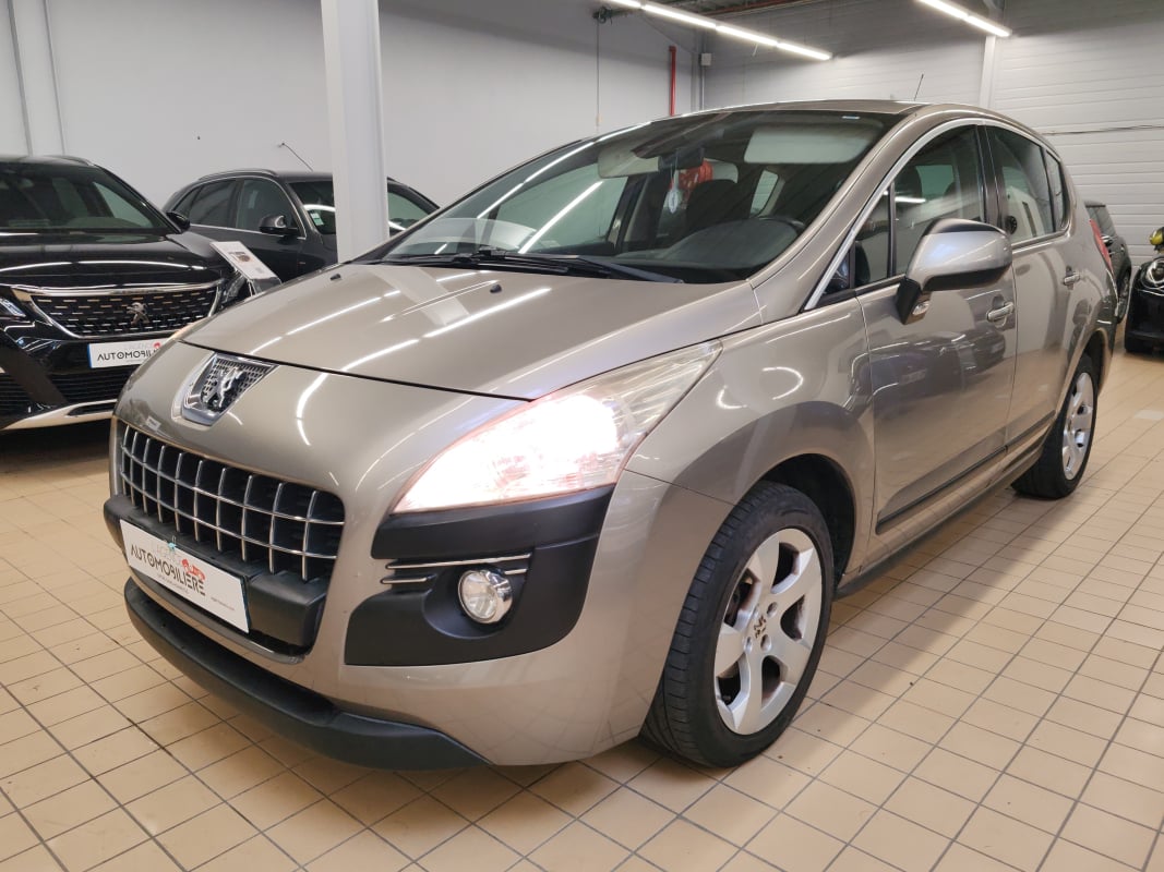 Peugeot 3008 1.6 HDI 16V 112ch FAP Premium 6CV — 1