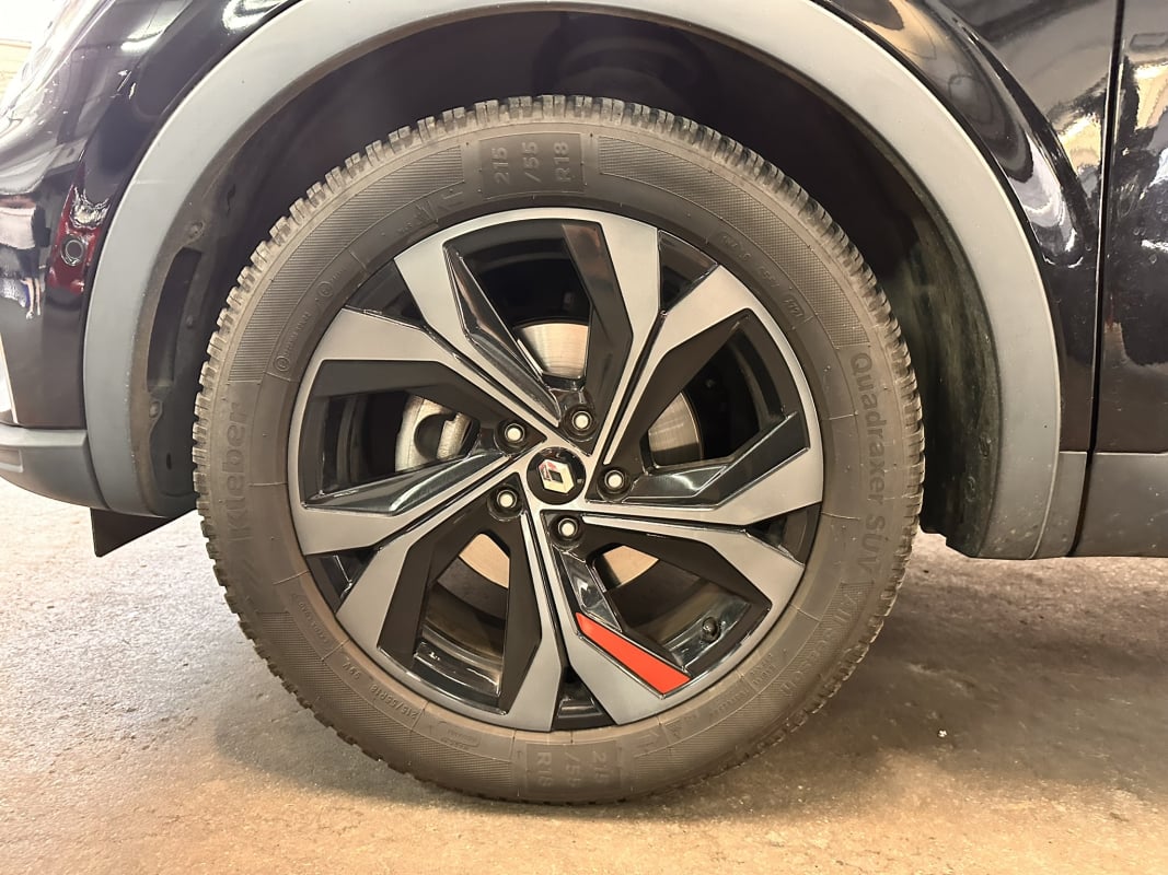 Renault Arkana E-tech 145cv RS Line — 18