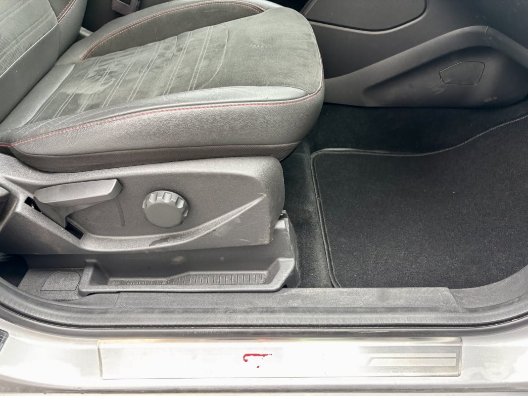 Ford Kuga II 2.0 TDCi 16V 4x4 Powershift 150 ch ST-LINE Attelage Amovible — 28