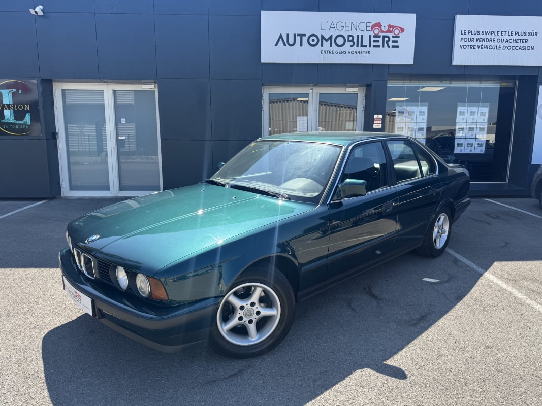 BMW Série 5 525i E34 M50B25 192ch BVM cuir Islandgrun Metallic — 1