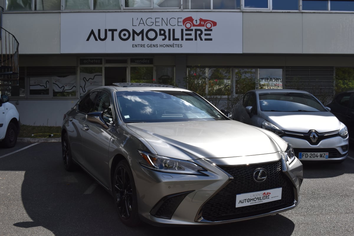 Lexus ES F-SPORT VII Phase 2 300h 2.5 VVT-i 218 Hybrid E-CVT 178 cv Boîte auto — 1
