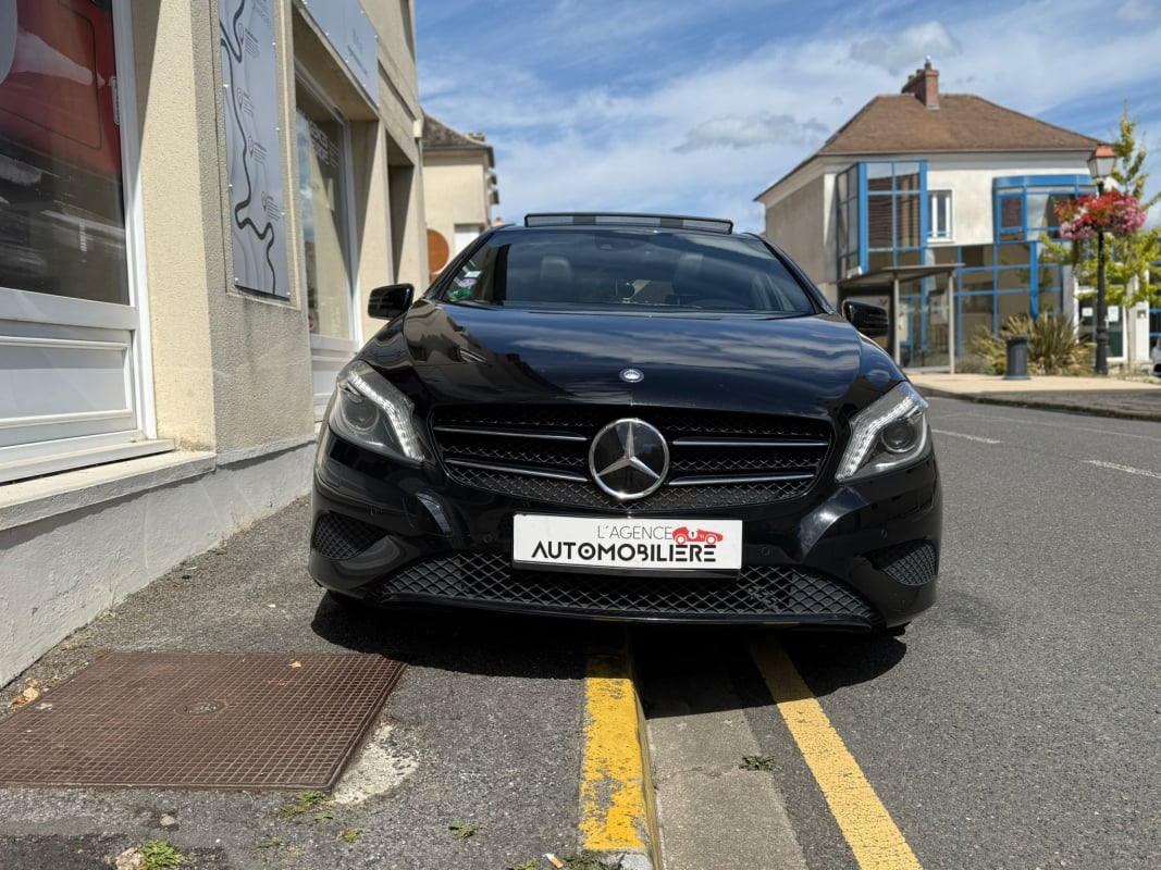 Mercedes-Benz Classe A 180 1.6 Turbo Pack AMG/Fascination + Options — 2