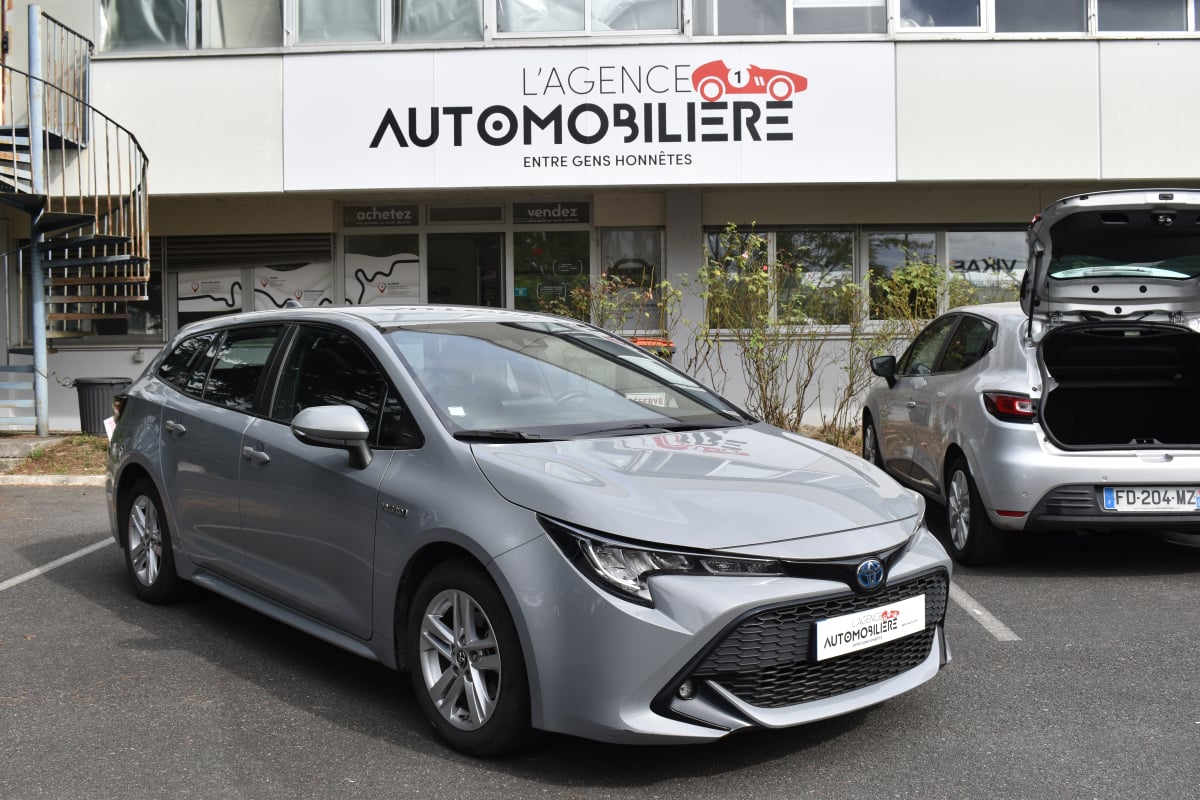 Toyota Corolla Touring Sport BUSINESS Touring Sports 1.8 VVT-i 122 HSD CVT 98 cv Boîte auto — 1