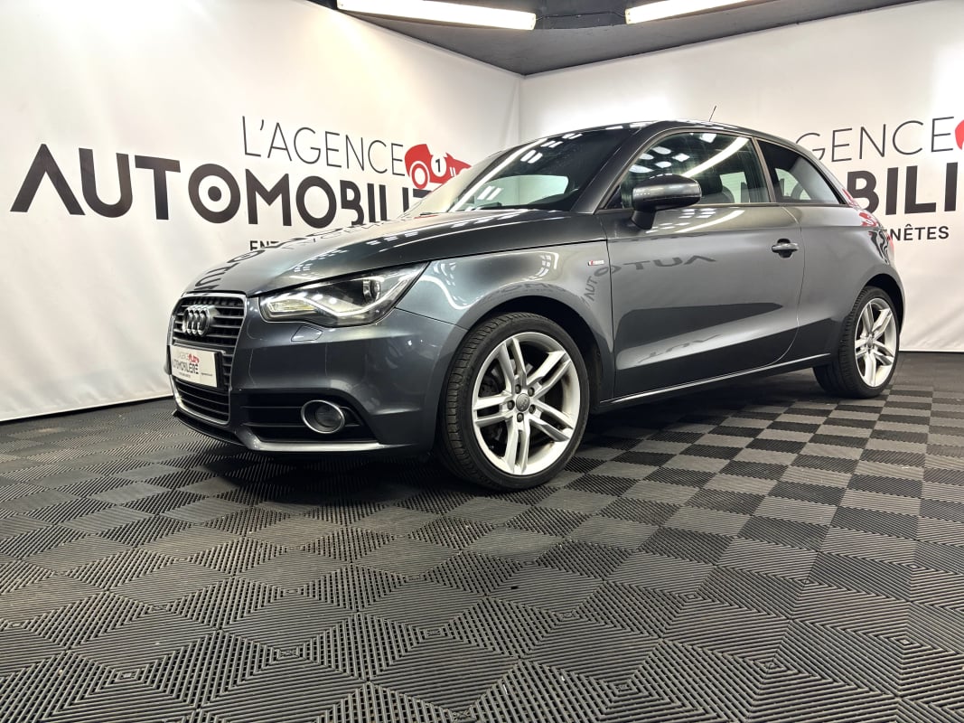 Audi A1 1.6 TDI 105 S LINE — 1