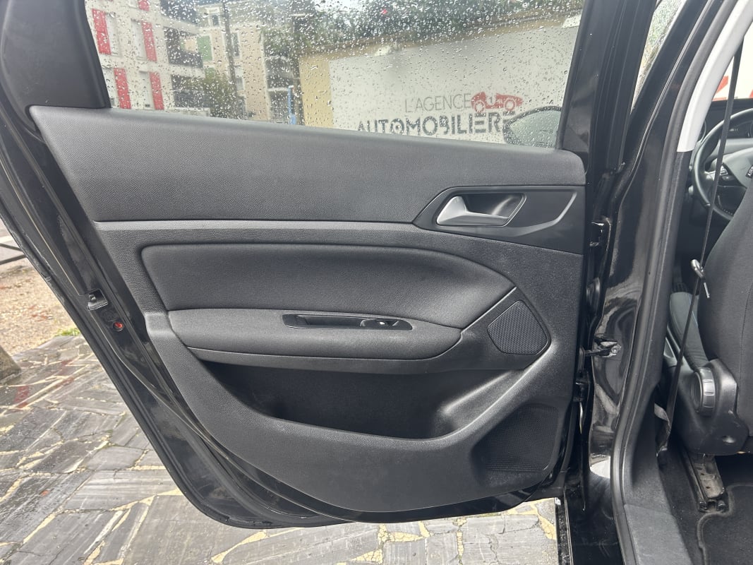 Peugeot 308 SW SW 1.5 BLUEHDI 130 S&S STYLE — 17