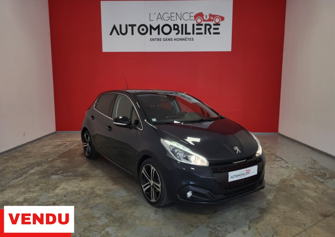 Peugeot 208 PEUGEOT 208 1.2 PURETECH 110 GT LINE EAT6 + DISTRI NEUVE — 1