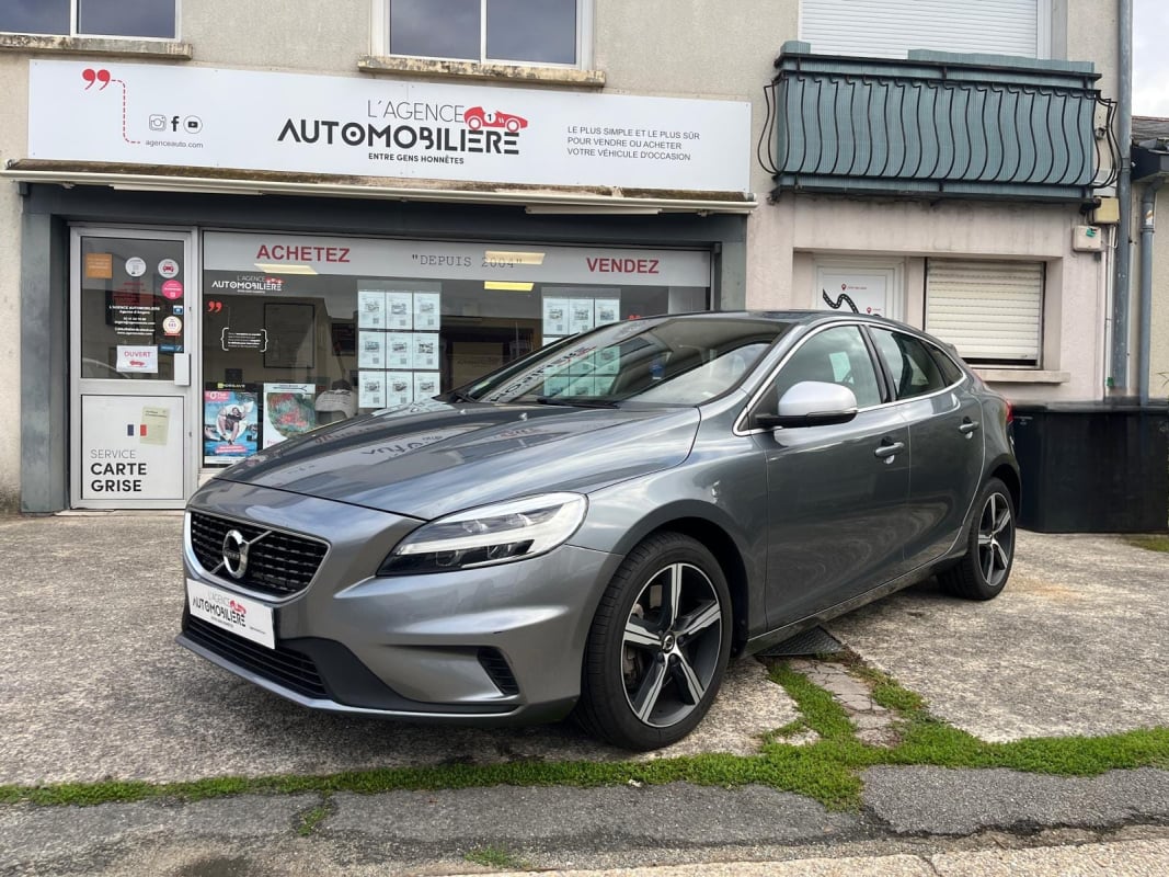 Volvo V40 2.0 D3 150cv R-DESIGN GEARTRONIC 6 — 1