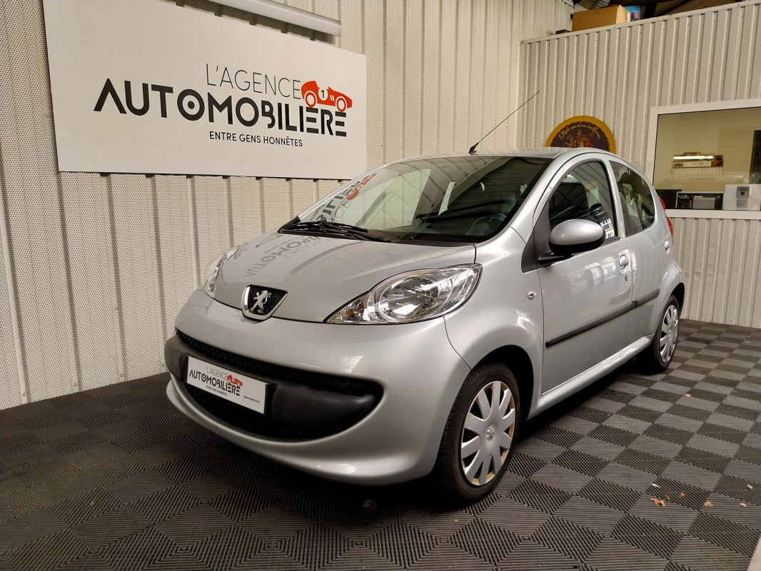Peugeot 107 1.0 TRENDY 5 portes — 1