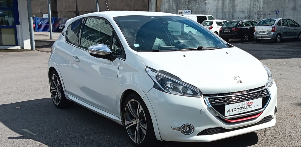 Peugeot 208 GTI 1.6 THP 200 cv — 1