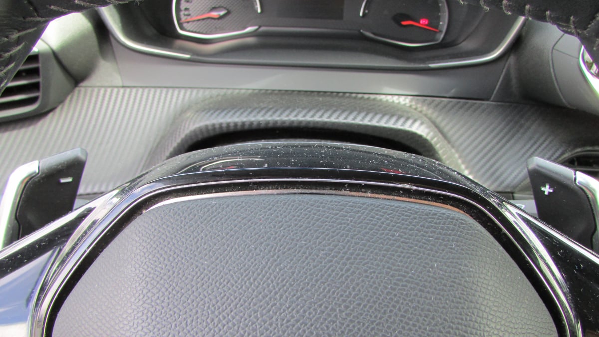 Peugeot 2008 1,5L BLUEHDI 130CH EAT8 ALLURE — 23