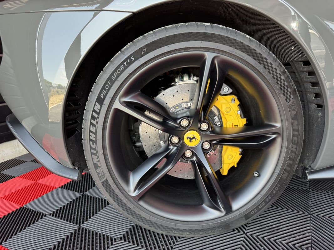 Ferrari 296 GTS 3.0 V6 Hybrid 830 — 40