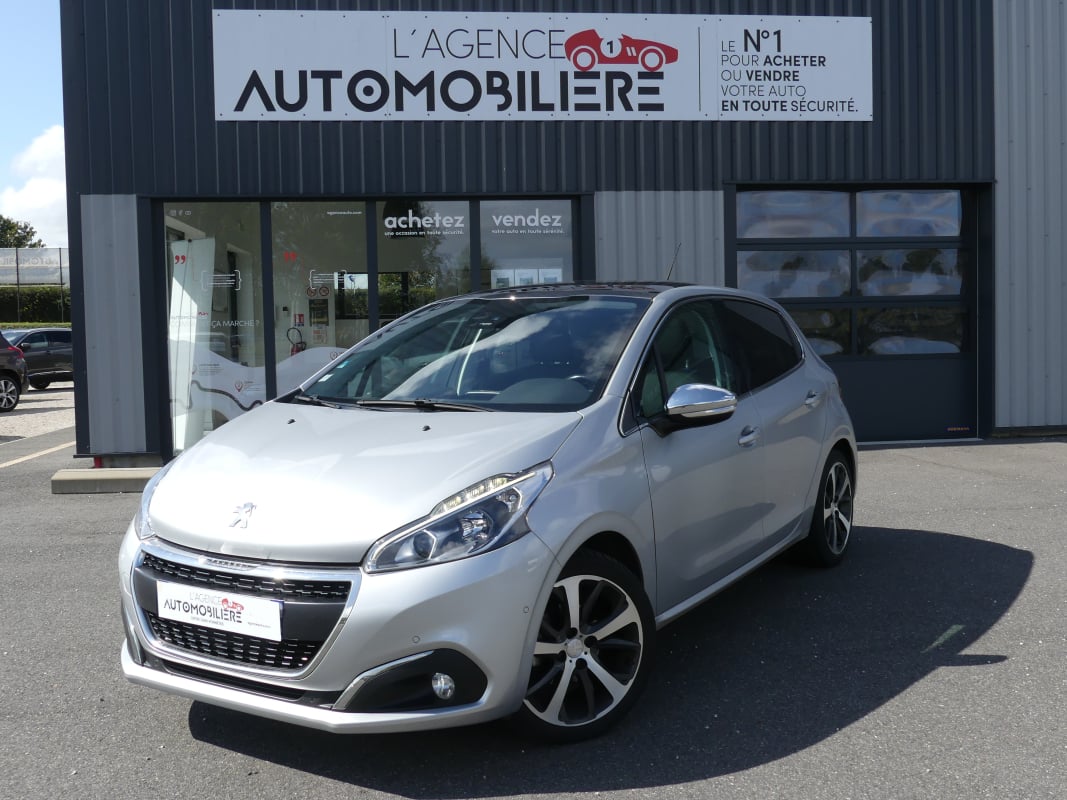 Peugeot 208 FELINE 110 CV — 1