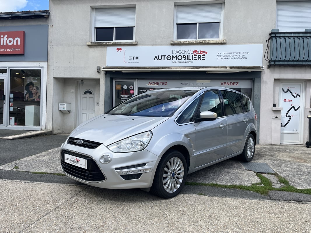 Ford S-Max 2.0 TDCI 140cv Titanium - 7 places — 1
