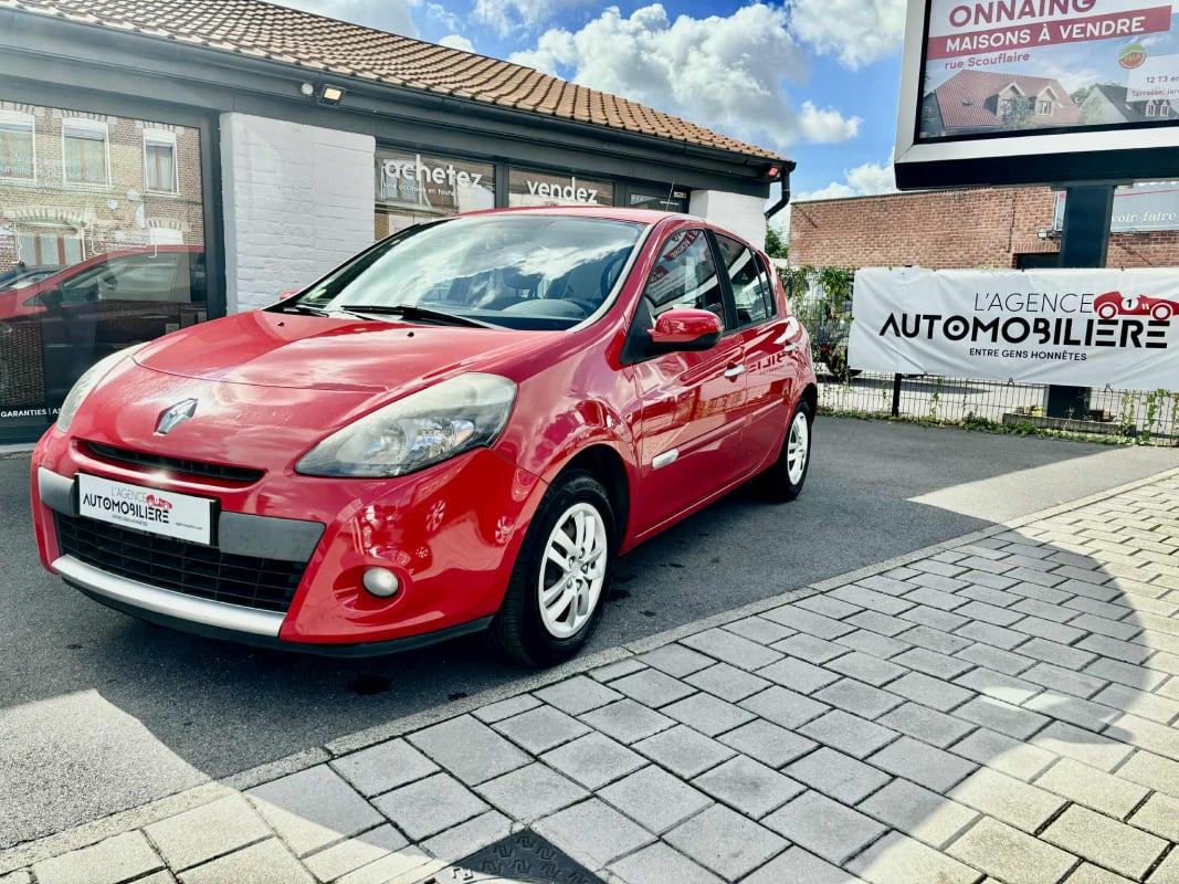 Renault Clio PHASE 2 DCI 70CV EXPRESSION CLIM ECO2 1ERE MAIN — 1