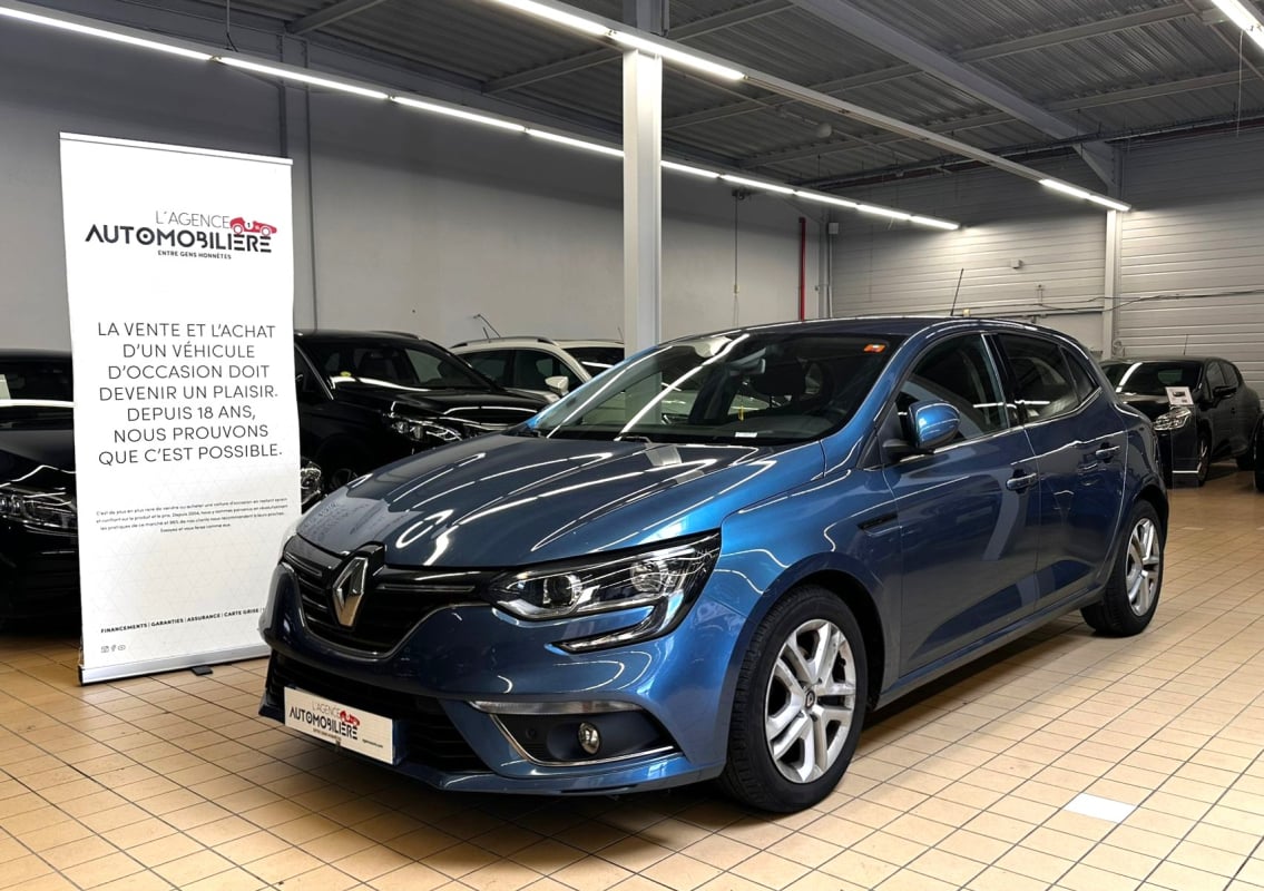 Renault Megane MEGANE IV Berline BLUE DCI 115 EDC BUSINESS 6.0 CV — 1