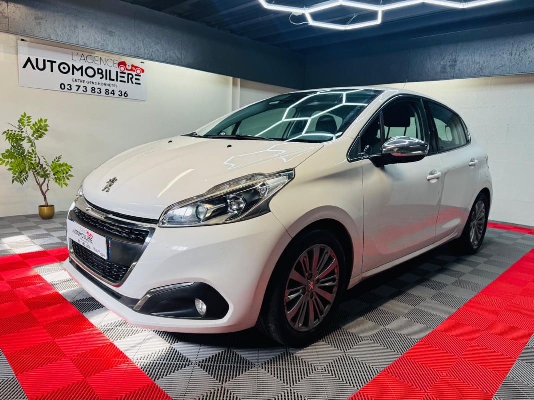 Peugeot 208 STYLE I Phase 2 5 Portes 1.2 VTi 12V 82 CV — 1