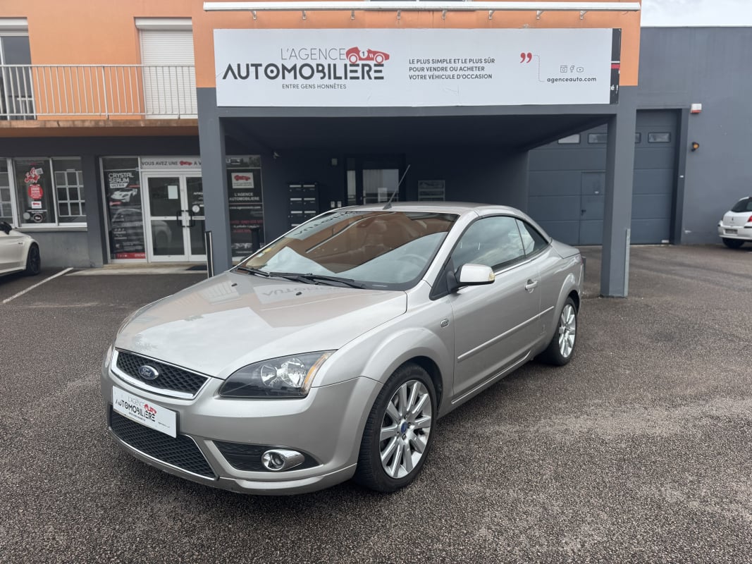 Ford Focus CC Titanium II Coupé Cabriolet 2.0 TCDCi 136cv Climatisation/Radar arrière/Sièges Chauffants — 1