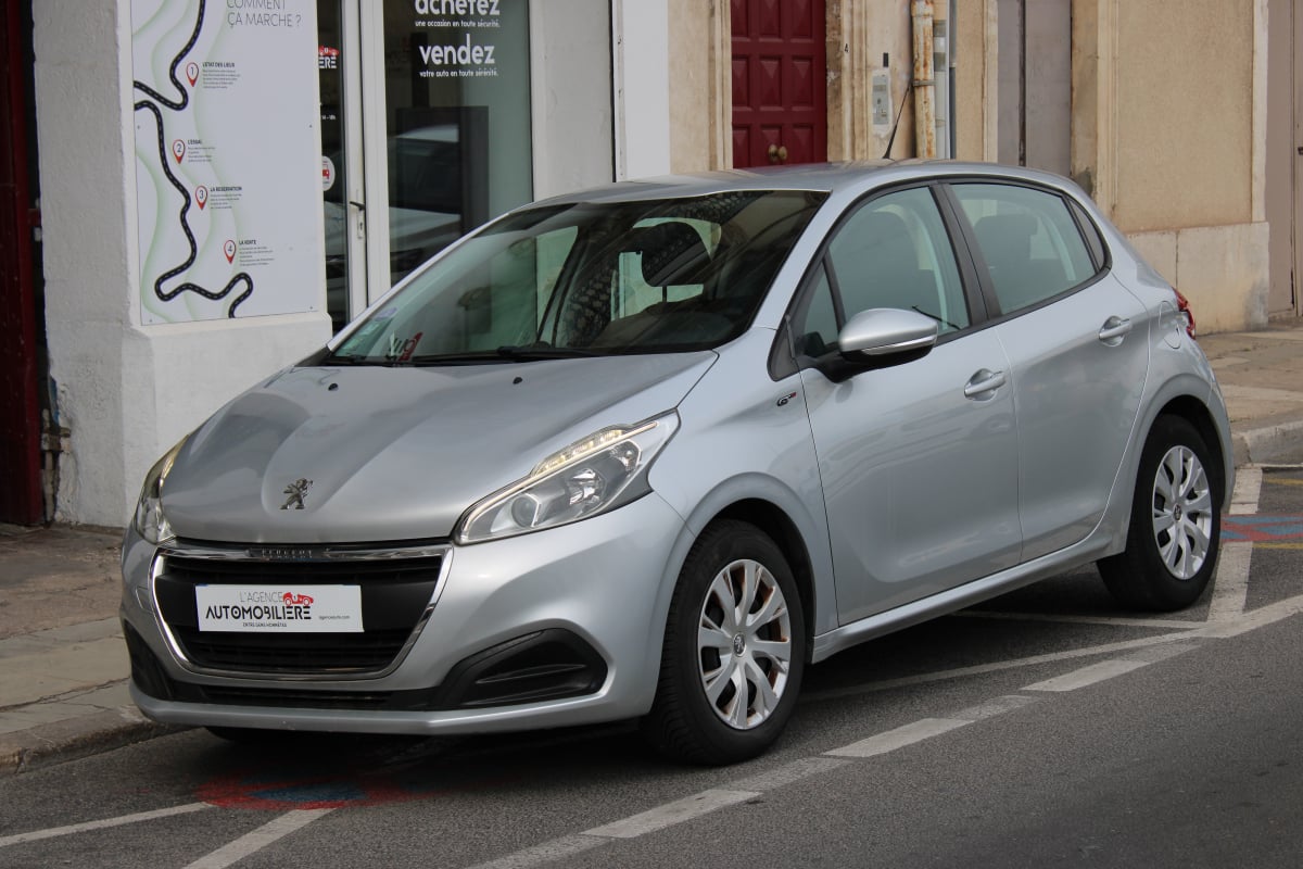 Peugeot 208 GENERATION-I 1.2 - 80 ACTIVE ( Distribution changée, Clim, Bluetooth ... ) — 1