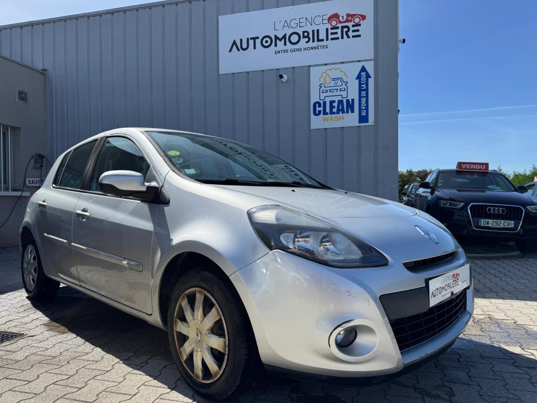 Renault Clio TOMTOM 1.5 dCi eco2 88 cv — 1