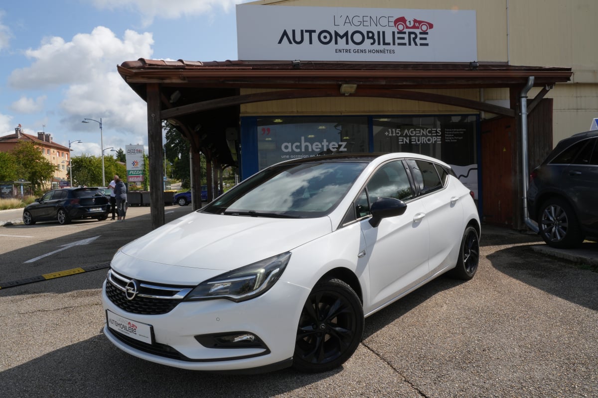 Opel Astra V 1.4 TURBO 125 BLACK EDITION — 1