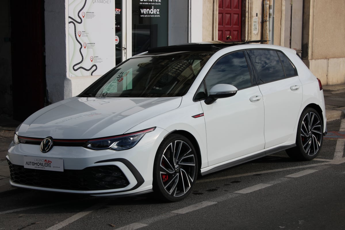 Volkswagen Golf 2.0 TSI 245 GTI DSG7 ( Toit ouvrant, Carplay, Harman Kardon ... ) — 1