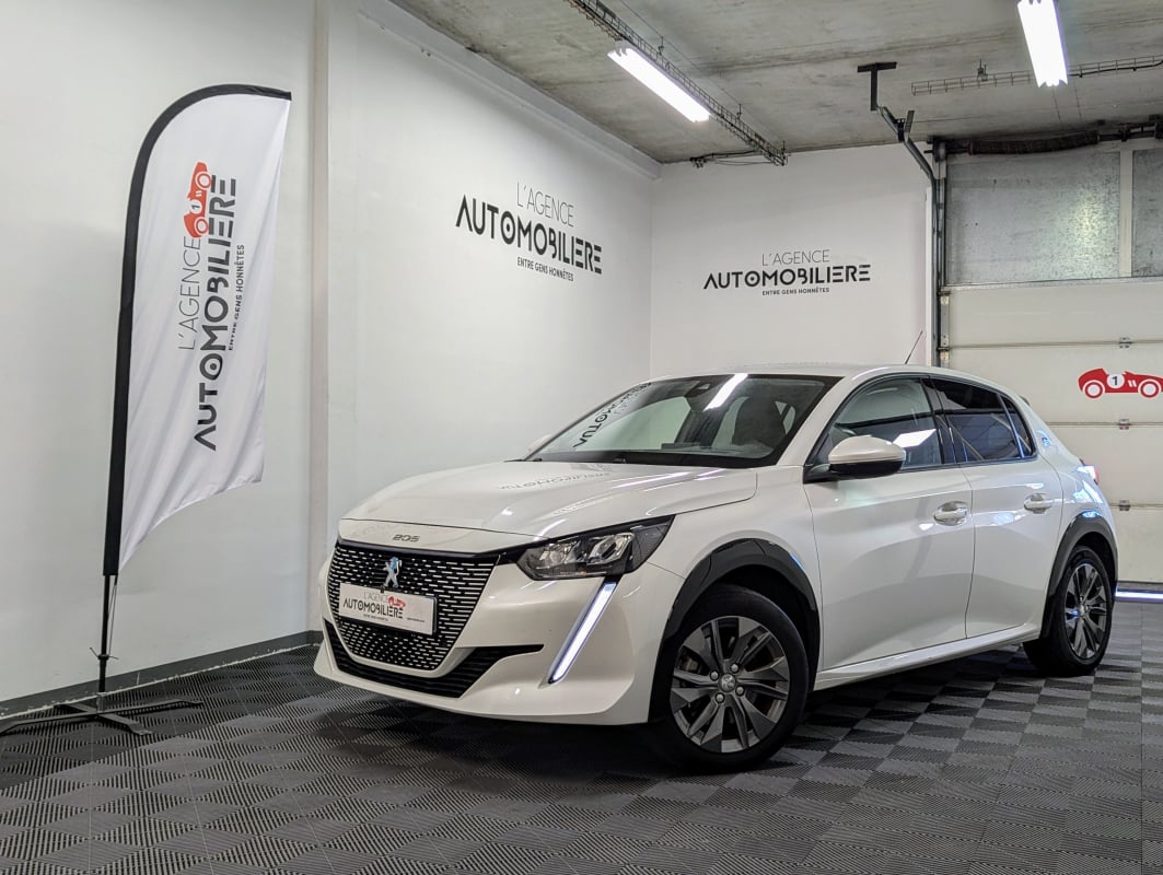 Peugeot e-208 II ELECTRIQUE ALLURE 50 KWH + BLANC NACRE — 1