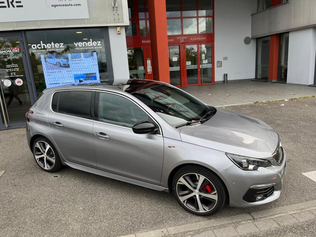 Peugeot 308 1,5L BLUEHDI 130CV EAT8 GT Pack — 1