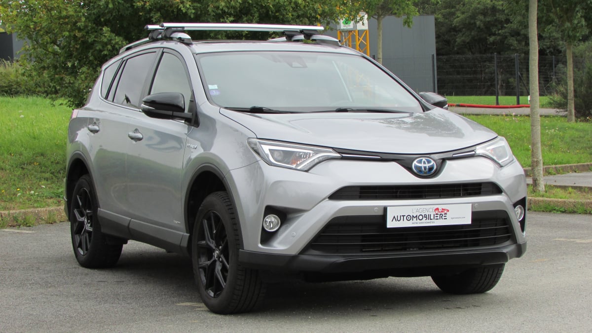 Toyota RAV4 2,5L 197H 155 CVT FULL HYBRID BLACK EDITION — 1