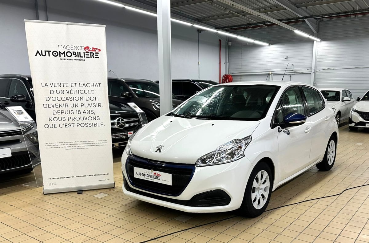 Peugeot 208 1.2 PURETECH 68 LIKE 5P — 1