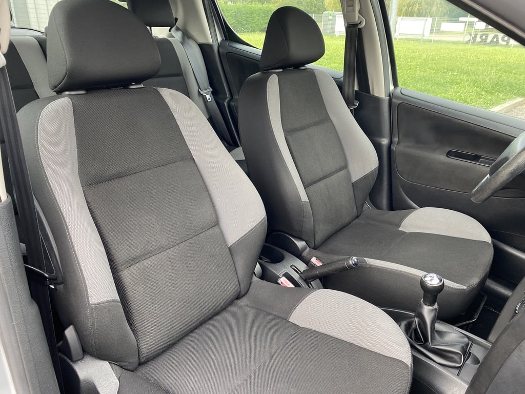 Peugeot 207 1.4 75CH URBAN — 13