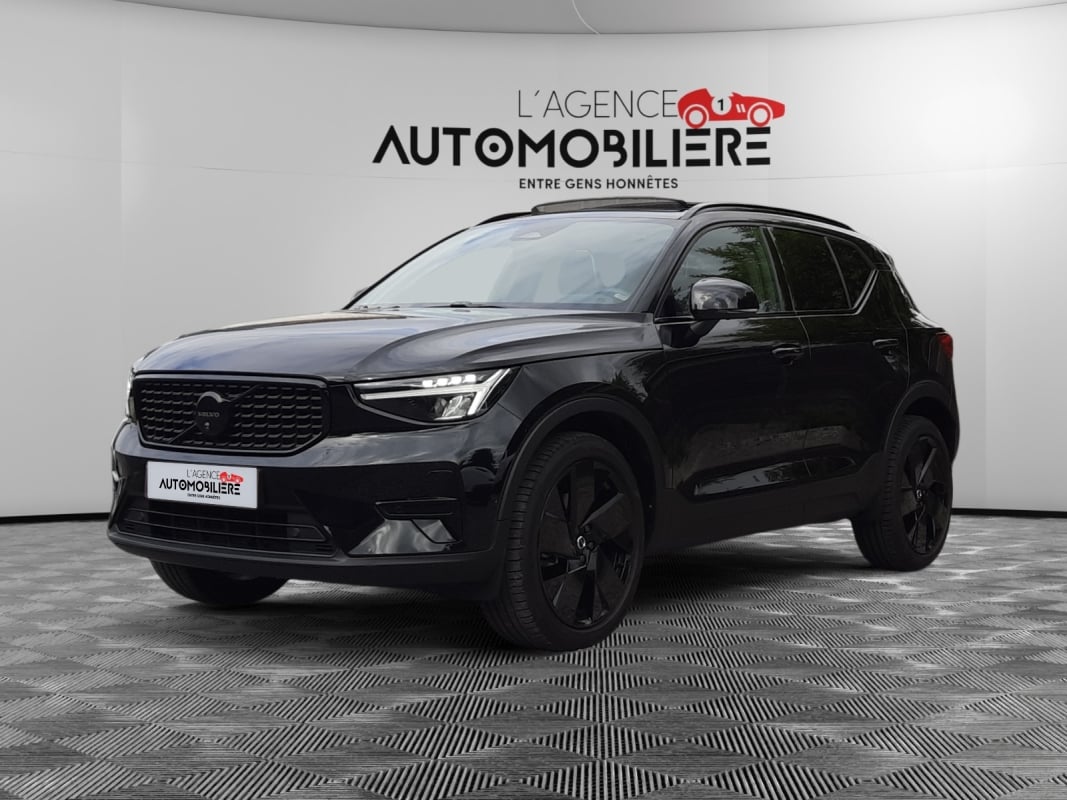 Volvo XC40 Réservé 2.0i B3 MEHV Ultra Dark Limited Edition 163Ch Boite Automatique/Garantie Volvo 08/26 — 1