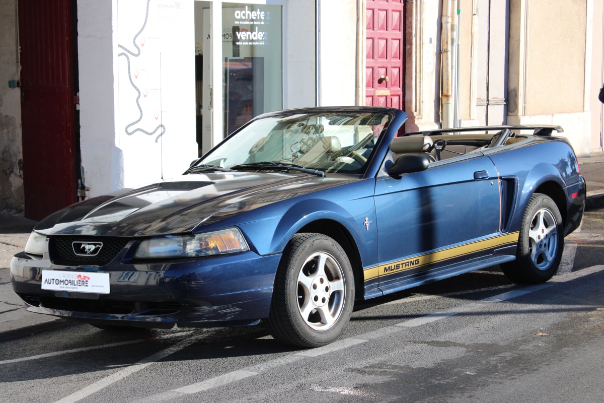 Ford Mustang 4.6 L V8 260CV