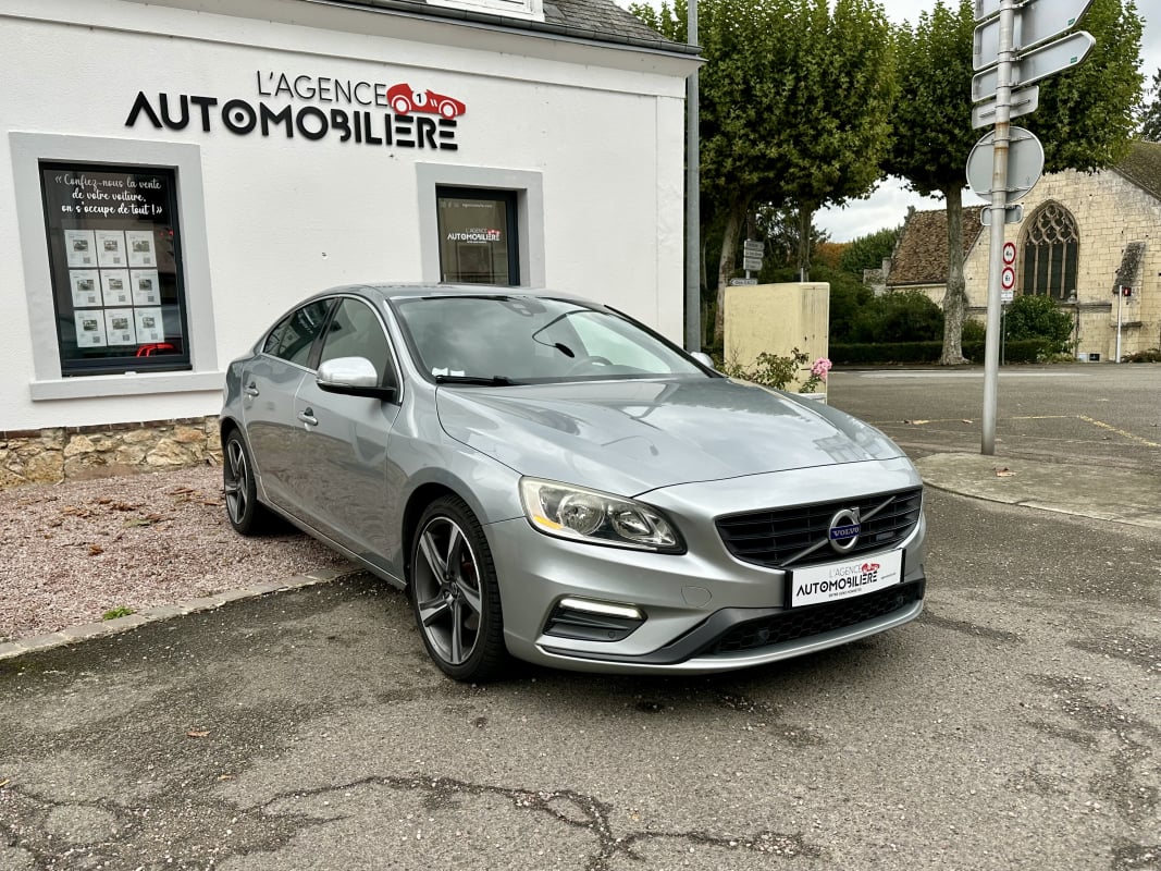 Volvo S60 D4 163ch R-Design — 1