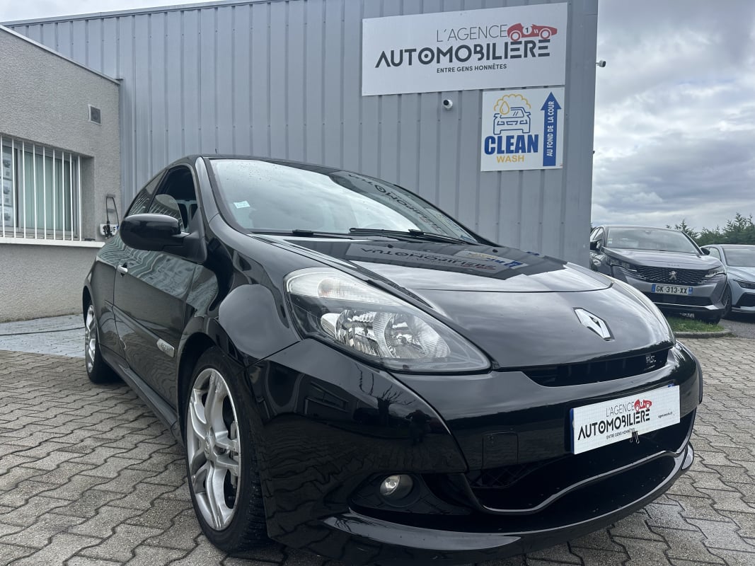 Renault Clio Phase 2 RS 2.0 i 16V 201 cv — 1