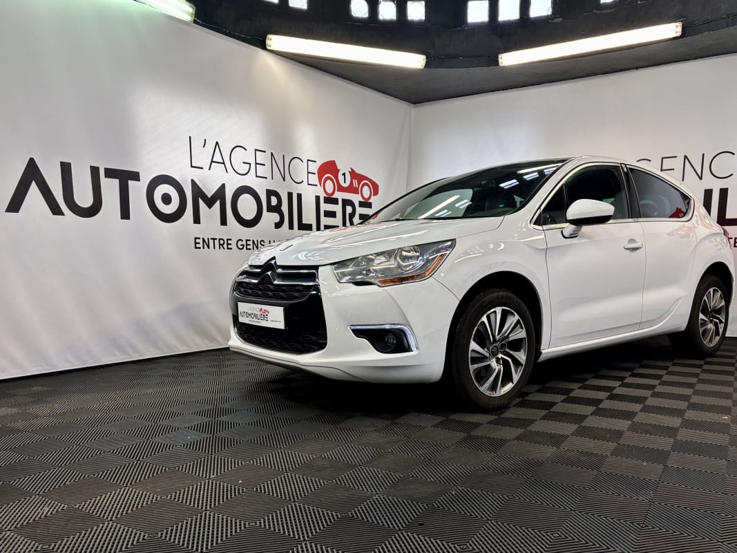 Citroen DS4 1.6 E-HDI 115 SO CHIC BVM6 (Distribution faite) — 1