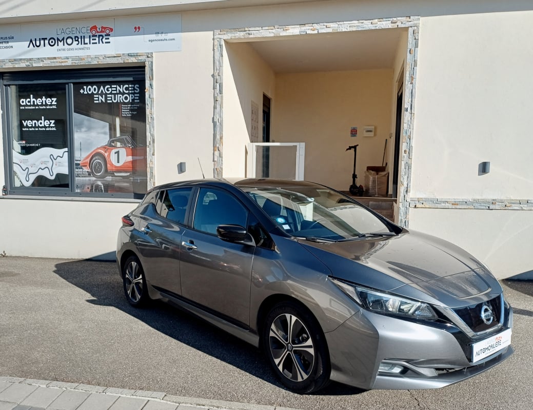 Nissan Leaf 150 cv 40KWH Niveau de batterie 93% — 1