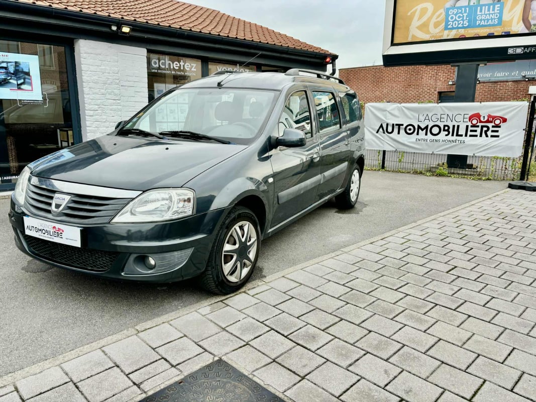 Dacia Logan 1.5 DCI 70CV (CLIM) — 1