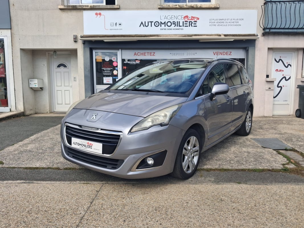 Peugeot 5008 1.6 HDi 115 cv Allure - 7 places — 1