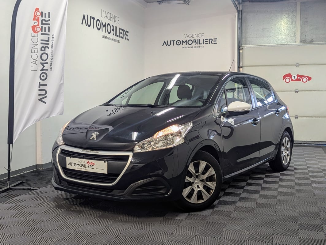 Peugeot 208 1.2 PURETECH 68 LIKE 5P + DISTRIBUTION OK+ PREMIERE MAIN — 1