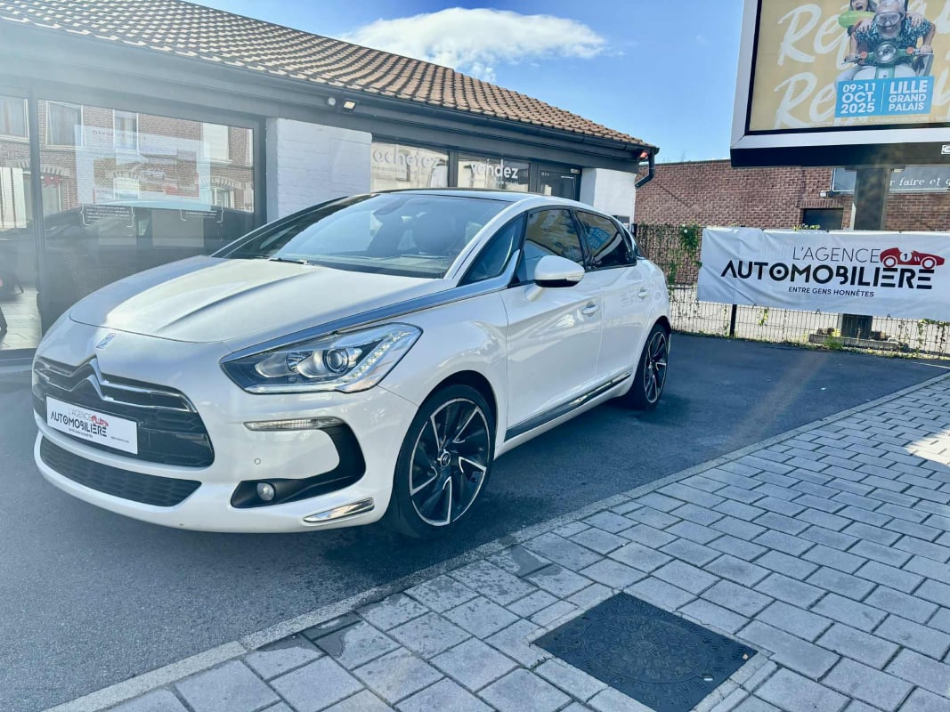Citroen DS5 E-HDI 115 SO CHIC — 1